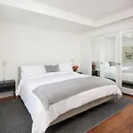 Aparthotel Aka Sutton Place