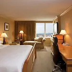 Sheraton Laguardia East 3*