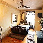 Hotel The International Cozy New York