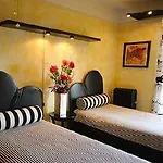 The International Cozy 3*