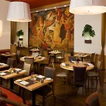 Warwick 4* New York