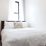 Three- Bedroom Apartment On 5Th Ave