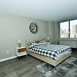 Amazing 2 Bedroom Near Time Square