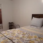 Roomy Comfy In Brooklyn