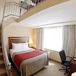 Comfort Manhattan Bridge Hotel 3*