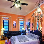 Hotel The International Cozy 3*