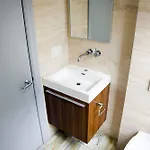 Un Place Apartment *