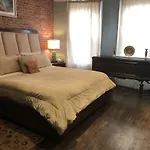 Sugar Hill Apartment *
