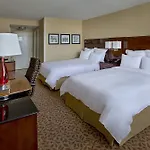 Laguardia Airport Marriott Hotel 4*