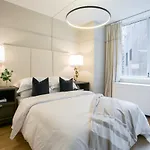 Designer Luxurious 2 Bedroom Apartment With Gym, Doorman, Midtown East