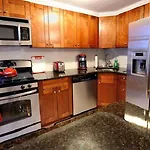 Places4Stay Midtown East Luxury Duplex