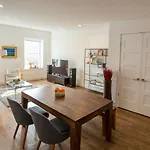 Sunny & Spacious W\'Burg 2 Bed & 2 Bath Penthouse