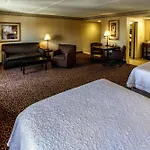 Hotel Hampton & Staten Island 3*