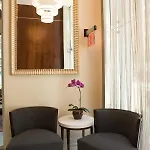 U Fifth Avenue, Empire State Building 3*
