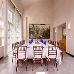 Giraffe By Library Collection 4* New York