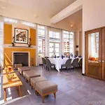 Hotel Giraffe By Library Collection 4*