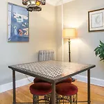 Lefferts Manor 3*