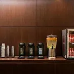 Courtyard By Marriott Long Island City/new York Manhattan View Hotel