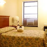 Americana Hotel 2*