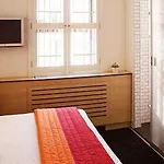 Pod 51 Hotel 3*