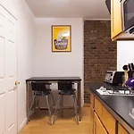 Elizabeth Street Apt 18