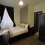 East 7Th Street Apt 1R