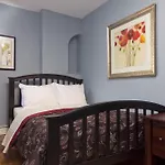 East 52Nd Street Apt 4F