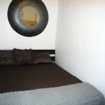 Elizabeth Street Apt 8