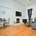 Alcove Studio In The Upper East Side