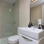 Apartment Metro *