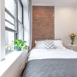 Luxury 3Bed/2Bath: Prime Upper East Manhattan