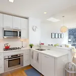 Lux 1 Bed In Times Square