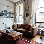 Greene Avenue Townhouse By Onefinestay