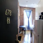 Midtown Manhattan Apartment *