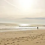 Beach Front, Ideal For Family And Couples, Beautiful Place For Sunset Lovers!!