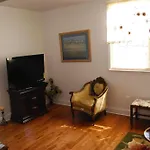 Delz Bed & Breakfast Hotel *