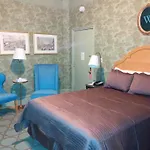 Wolcott Hotel