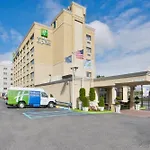 Express Laguardia Airport, An Ihg 3*