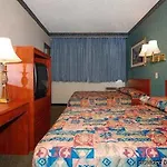 Hotel Econo South Ozone Park 2*