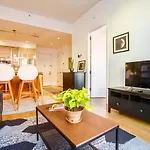 Modern Luxury Apartment In Heart Of Williamsburg!!