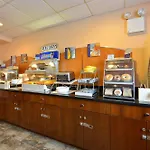 Hotel Country & By Radisson, Staten Island New York