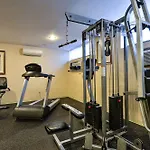Hotel Country & By Radisson, Staten Island