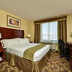 Country & By Radisson, Staten Island 3*