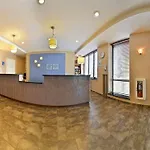 Hotel Country & By Radisson, Staten Island 3*