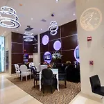 Howard Johnson Soho 3*