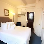 Leo House Hotel 3*