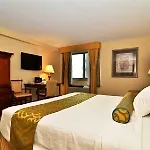 Western Queens Court Hotel 3*