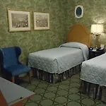 Wolcott Hotel 3*