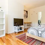 Bright 2Br 2Ba Overlooking The Park