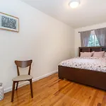 Private Garden 2 Bedroom Apartment